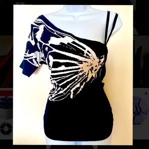 🦋 Off the shoulder butterfly shirt XL